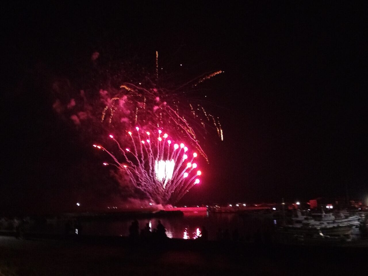 みたらい湾シークレット花火大会