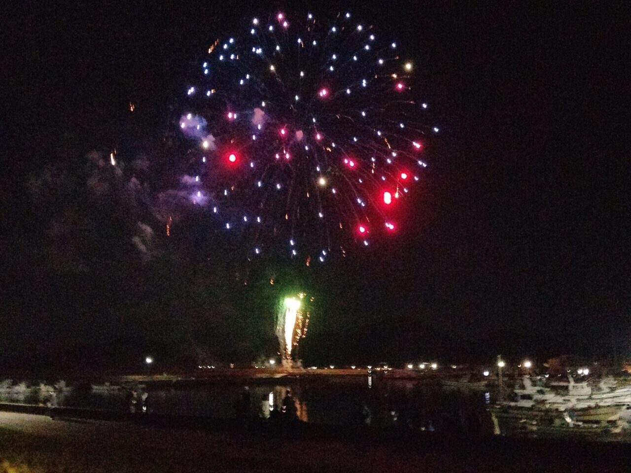 みたらい湾シークレット花火大会