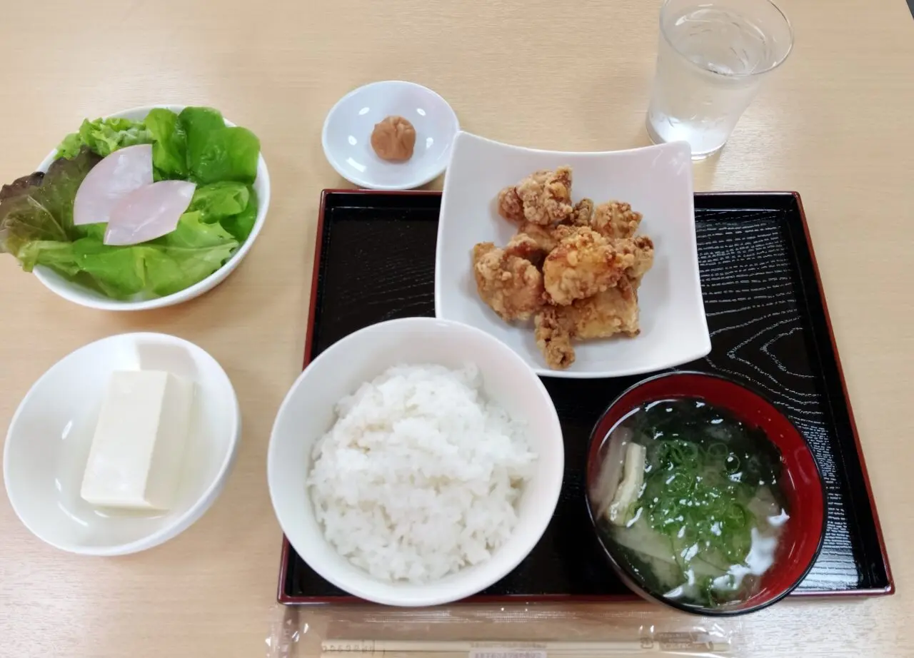 たんたん食堂