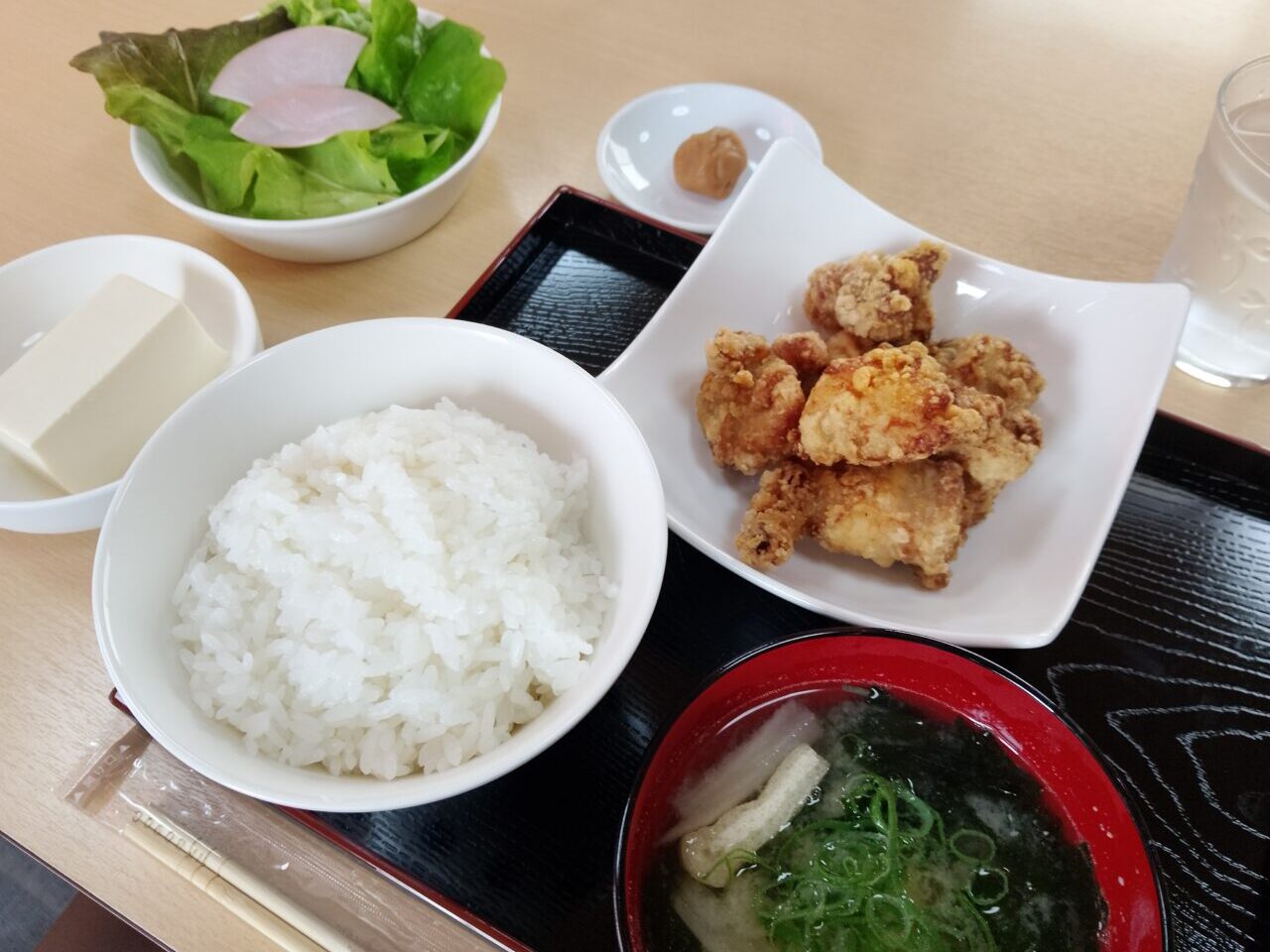 たんたん食堂