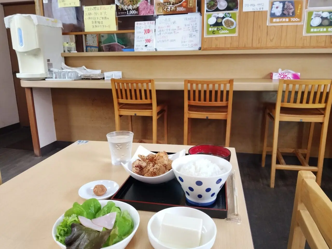 たんたん食堂