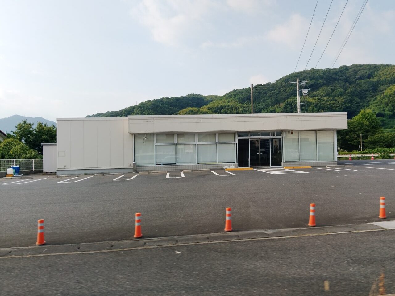 ファミリーマート川手店