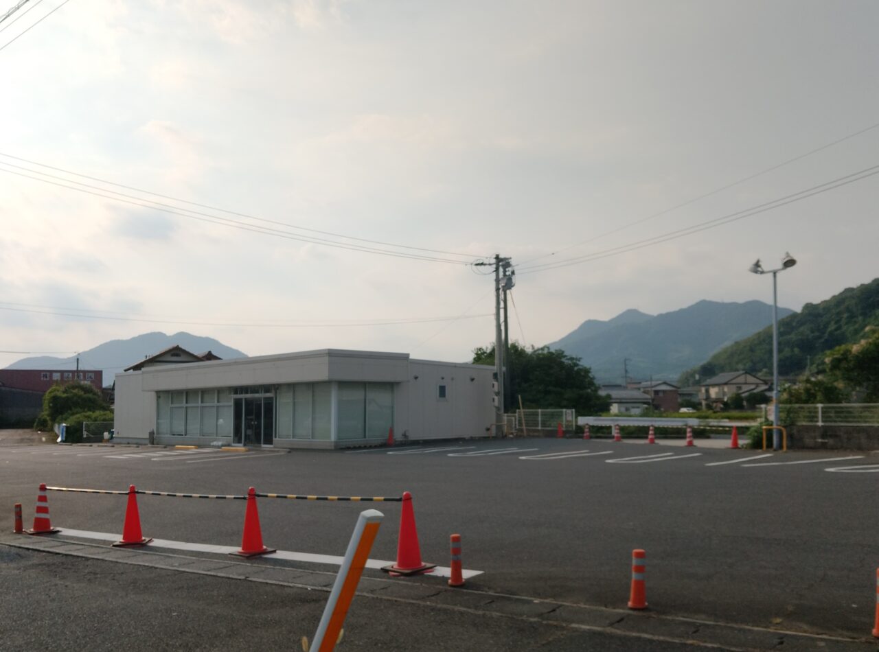 ファミリーマート川手店