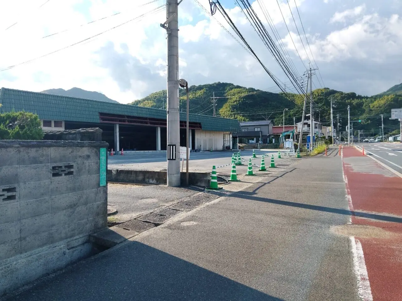 スーパー小松